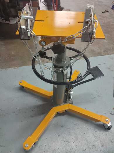 Transmission jack